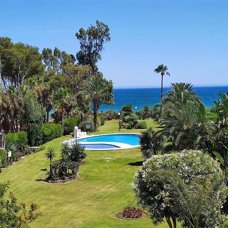 Spacious Beachfront Town House In Estepona With Fully Equipped Kitchen, Pools, Garden, Sea View Exterior photo