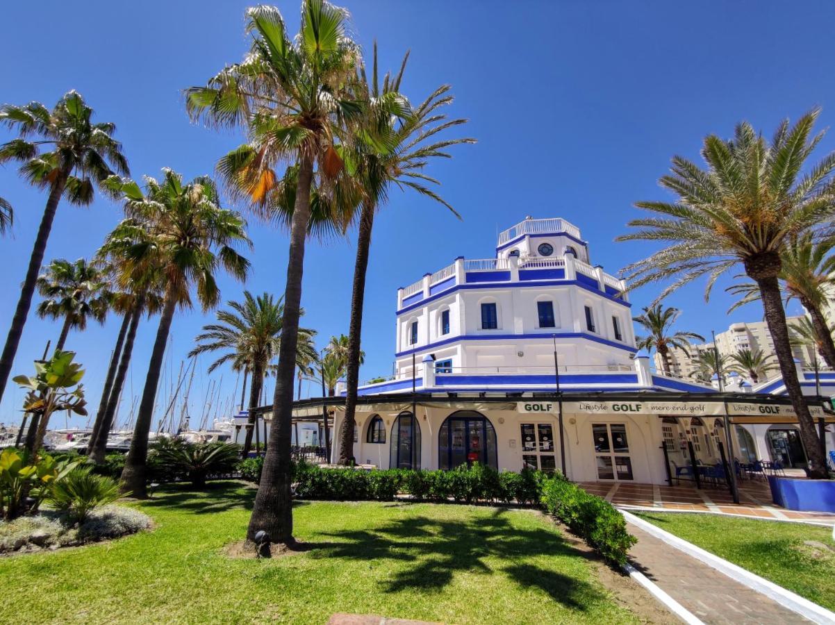 Spacious Beachfront Town House In Estepona With Fully Equipped Kitchen, Pools, Garden, Sea View Exterior photo