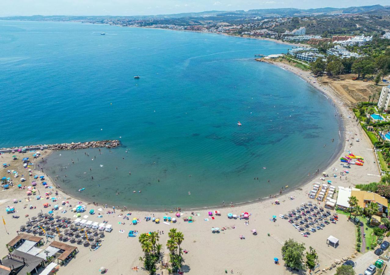 Spacious Beachfront Town House In Estepona With Fully Equipped Kitchen, Pools, Garden, Sea View Exterior photo